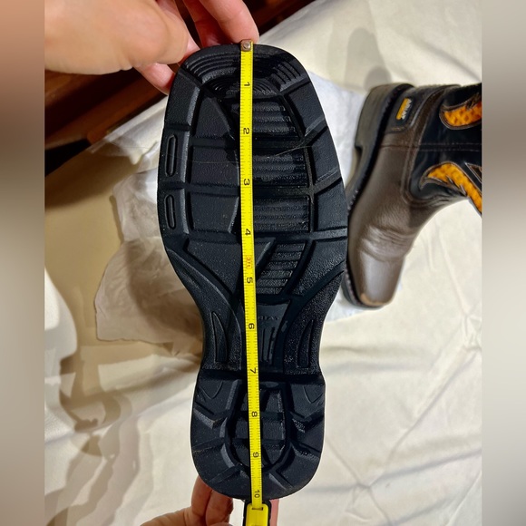 ARIAT SIZE 3 - Picture 2 of 16